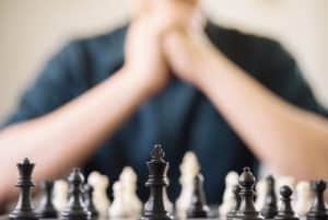 Chess Tactics Guide : Intermezzo / Zwischenzug (In-between Move)